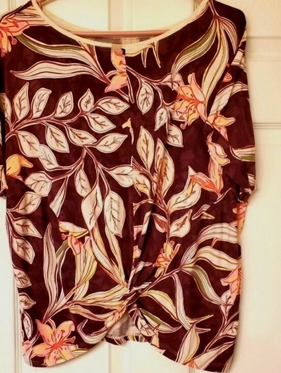 Huba Tops - Hyba Tropical Floral Ruched Knot Front Crew Neck Short Sleeve T-Shirt Burgundy